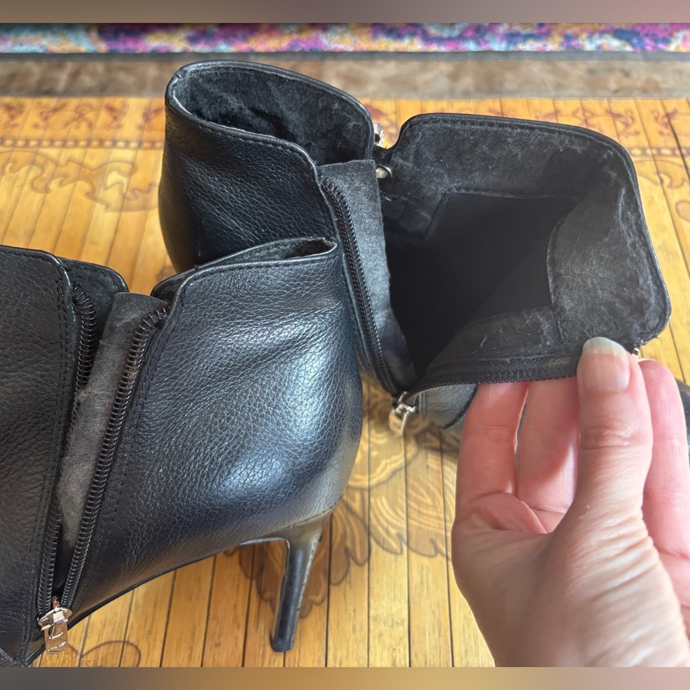 Pointy toe leather booties - Picture 11 of 13